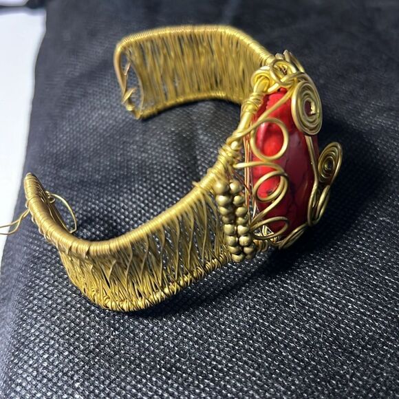 Beautiful Artisan Created Twisted wire Bracelet with Redstone. WA201 - Picture 3 of 5
